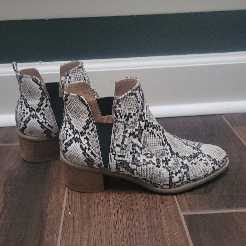 Dr. Scholl’s Snake Print Amara Booties
